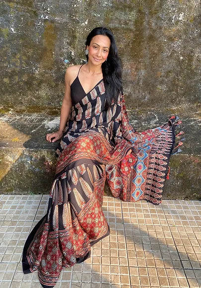 Kaali Anaaras modal silk saree