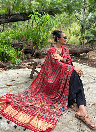 Red Sitaare modal silk dupatta with Zari