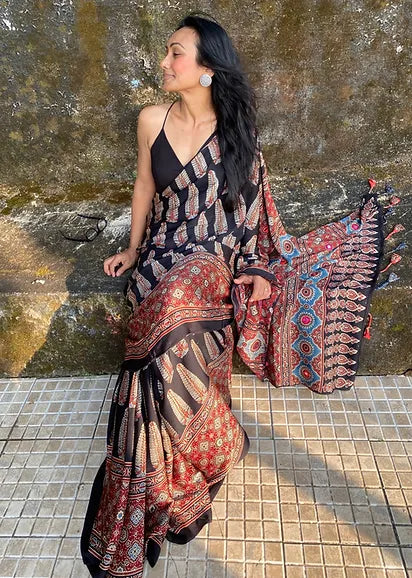 Kaali Anaaras modal silk saree