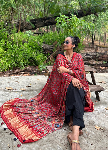 Red Sitaare modal silk dupatta with Zari