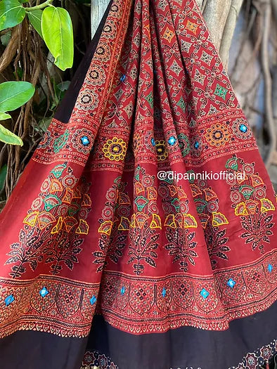 Mud red Jaali dupatta- Badan pe sitaare