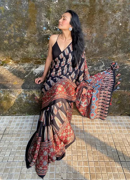 Kaali Anaaras modal silk saree