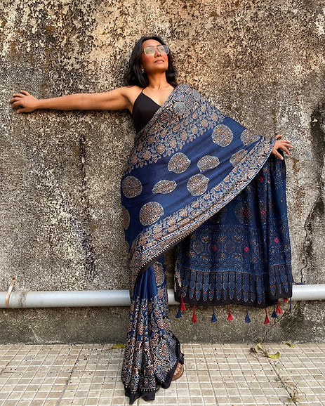 Dhara modal silk embroidered pallu saree