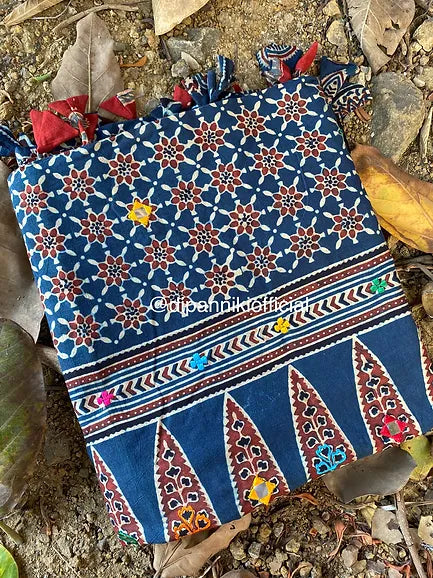 Neele Sitaare dupatta- Badan pe sitaare