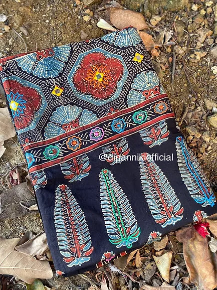 Kaala Anaaras dupatta- Badan pe sitaare