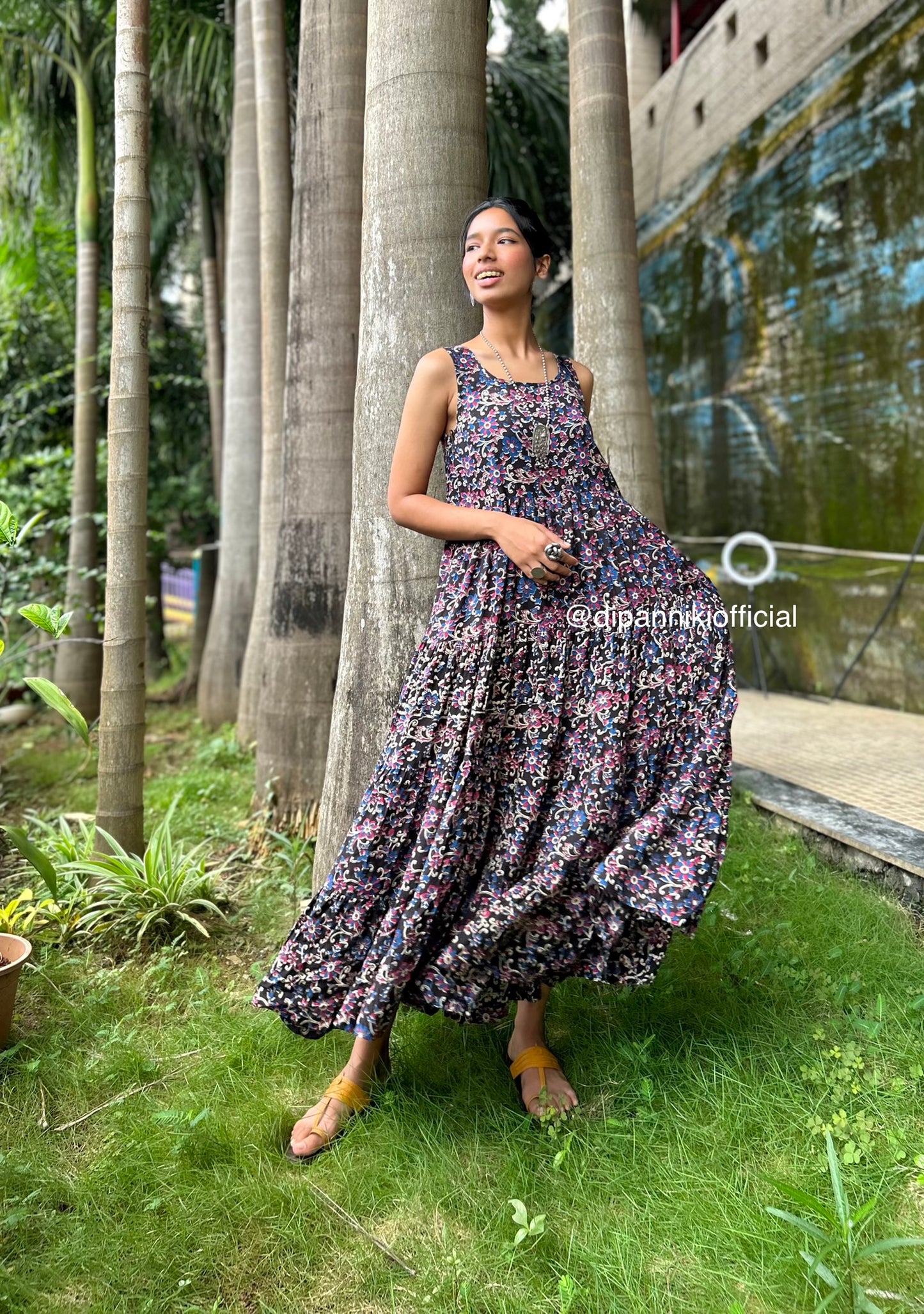 Kaali Pinky Gulabo