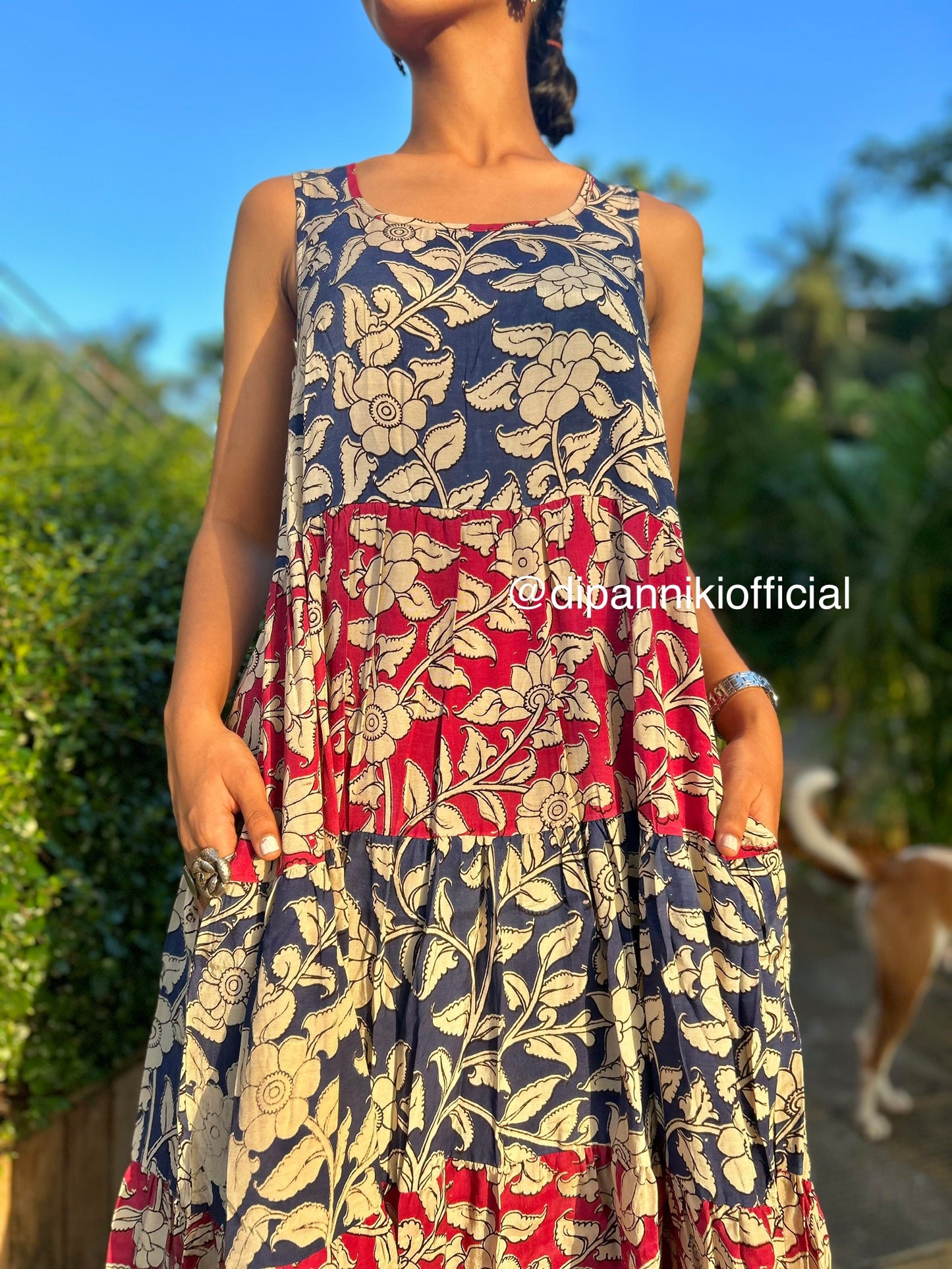 Neeli Gulabi Gulabo