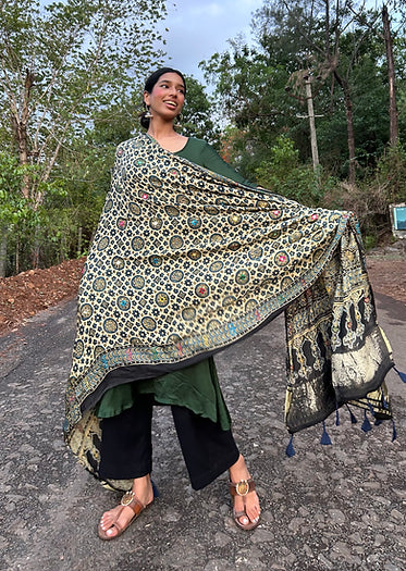 Off white modal silk dupatta with Zari