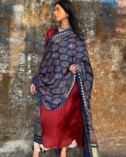 Indigo Pammi modal silk dupatta with Zari