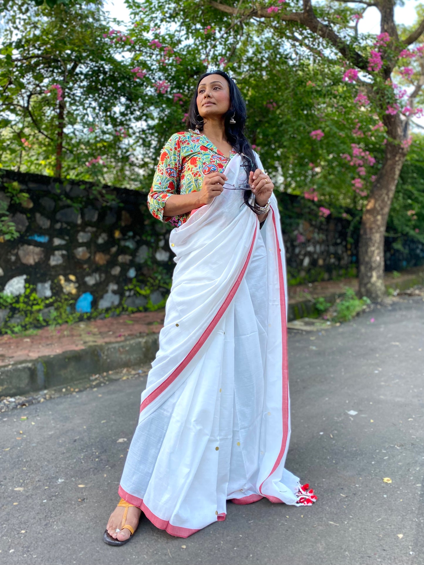 Kora Tikli Mul Cotton Saree