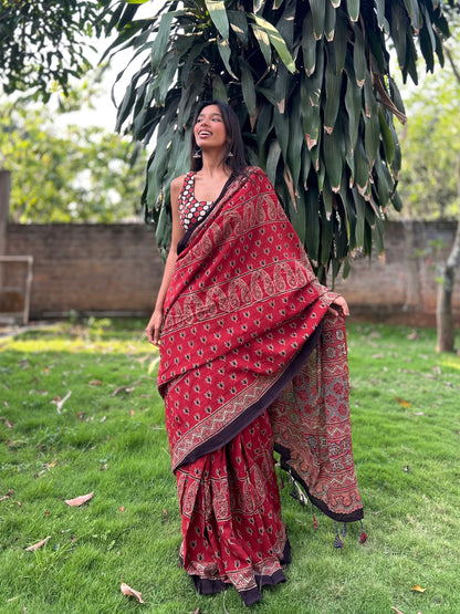Kairi Lotus Garmi Waali saree