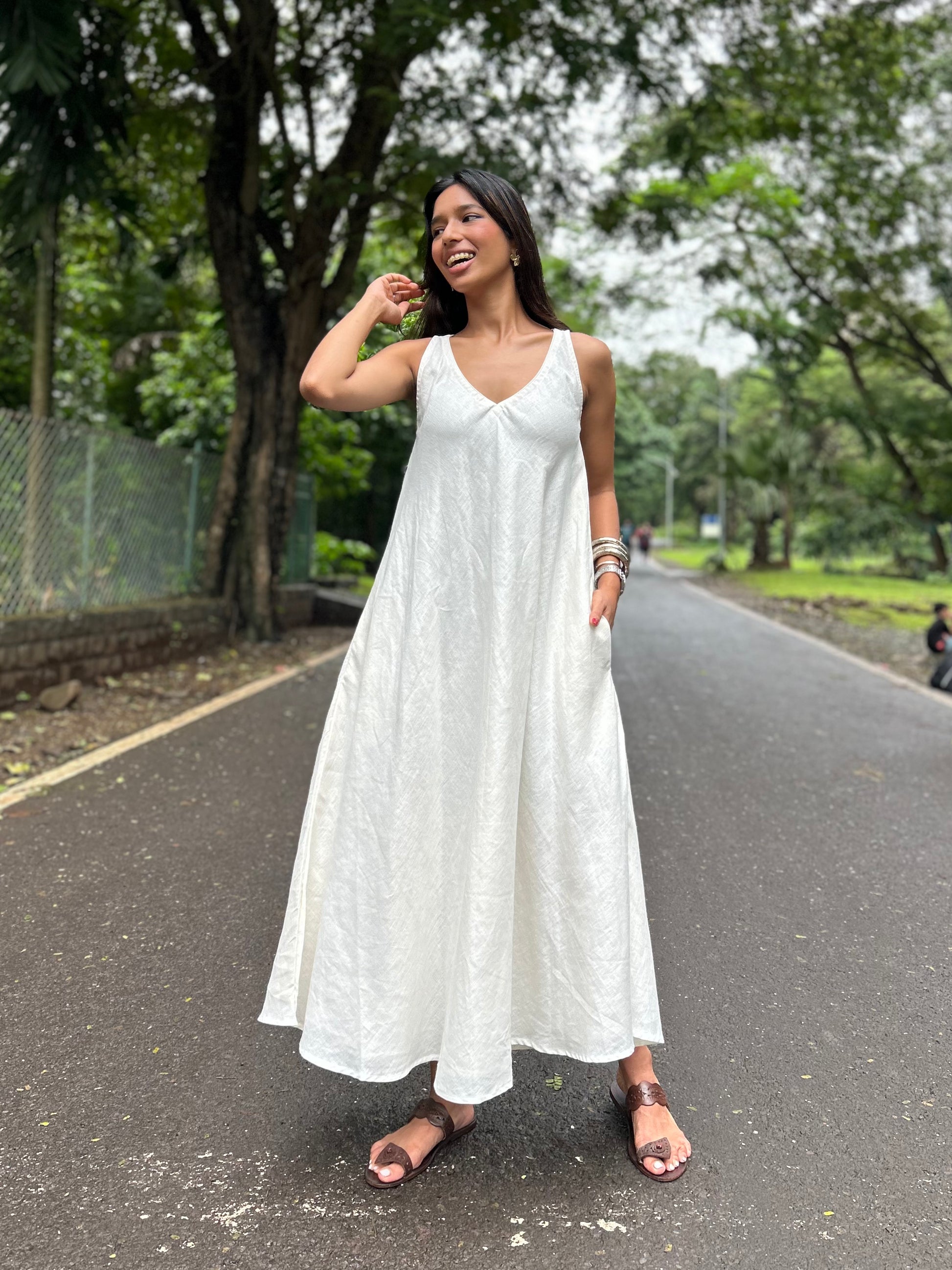 Dove Lola linen dress DIPANNIKI Dove Lola linen dress DIPANNIKI